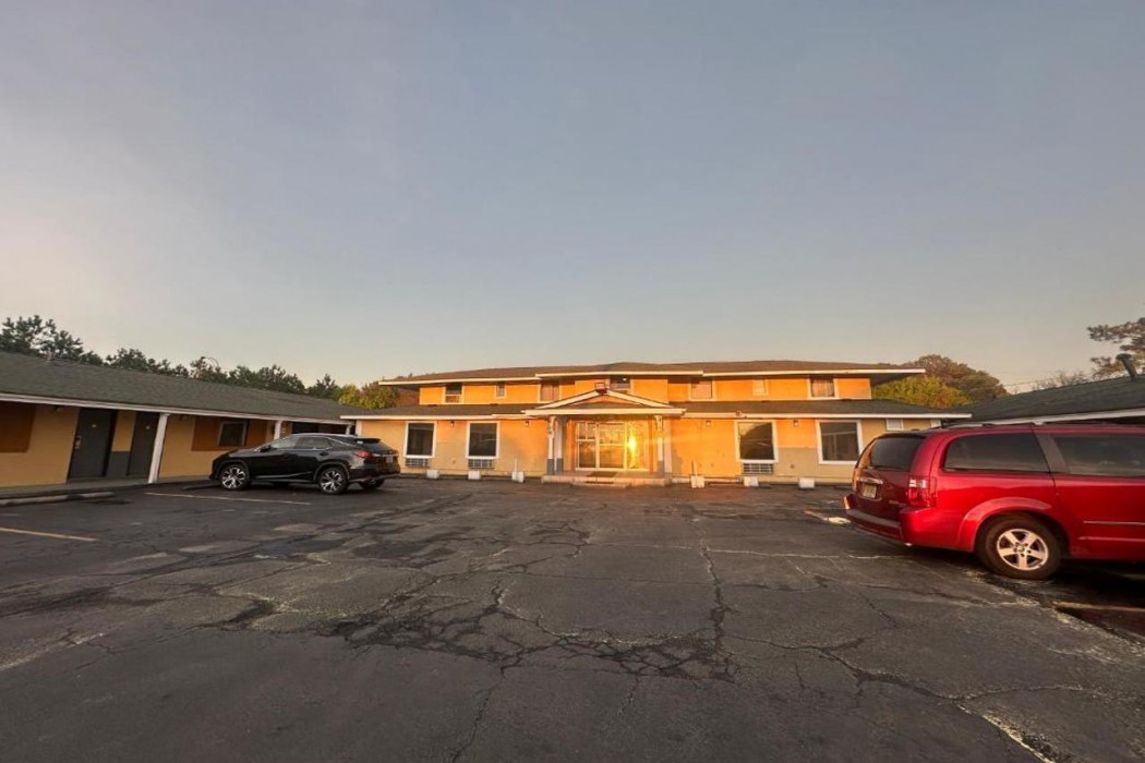 oyo hotel jonesboro near atlanta airport
