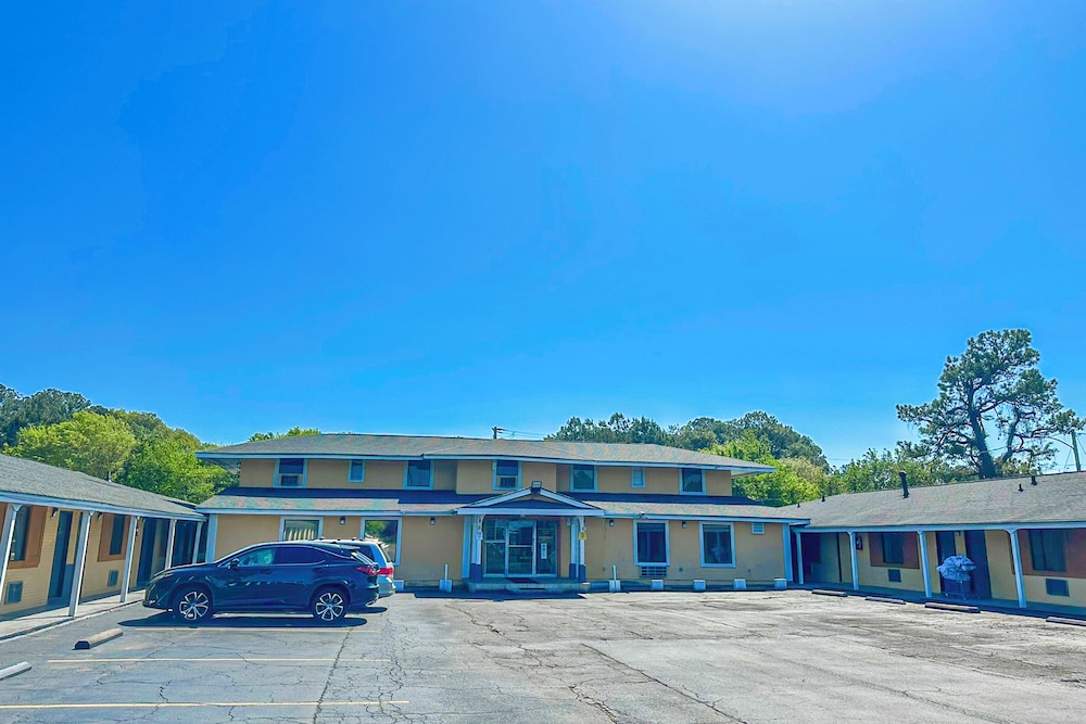 oyo hotel jonesboro near atlanta airport