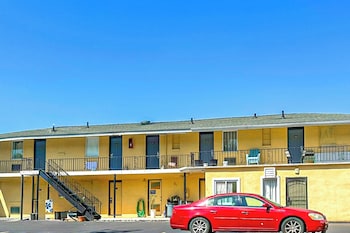 Oyo Hotel Jonesboro Near Atlanta Airport,,3 star