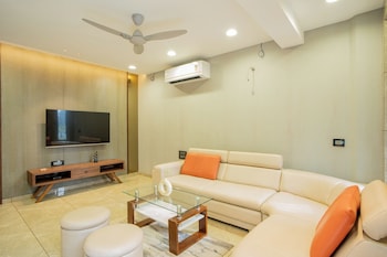 alaya stays 3 bhk with pool near khandala hills imperial serenia