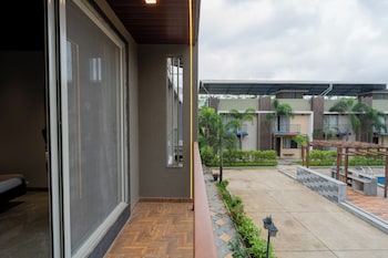 alaya stays 3 bhk with pool near khandala hills imperial serenia