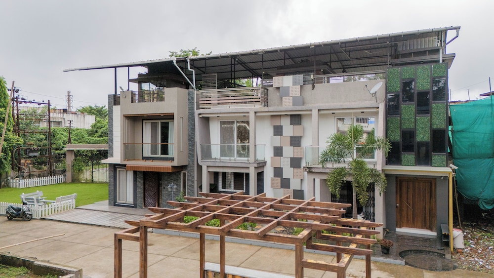 alaya stays 3 bhk with pool near khandala hills imperial serenia