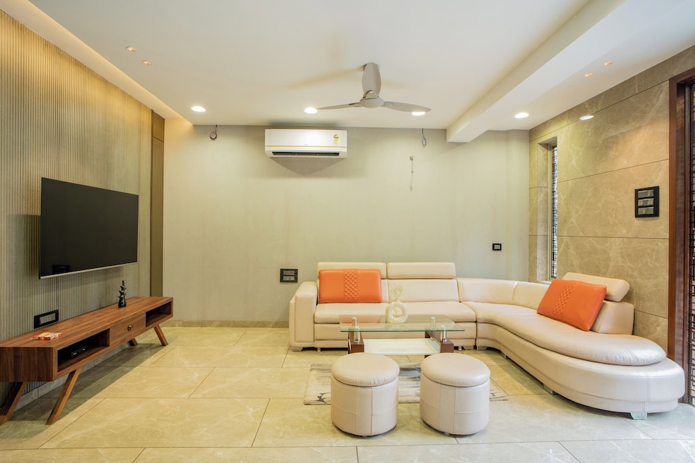 alaya stays 3 bhk with pool near khandala hills imperial serenia