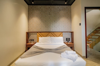 alaya stays 3 bhk with pool near khandala hills imperial serenia