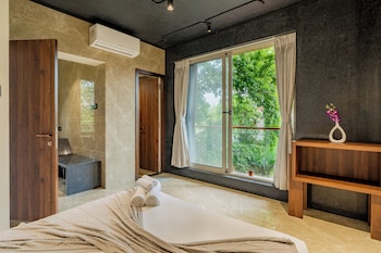 alaya stays 3 bhk with pool near khandala hills imperial serenia