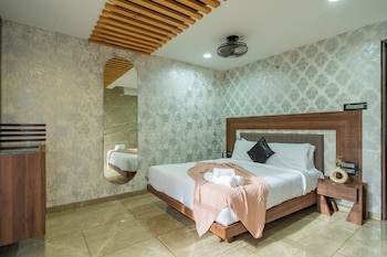 alaya stays 3 bhk with pool near khandala hills imperial serenia