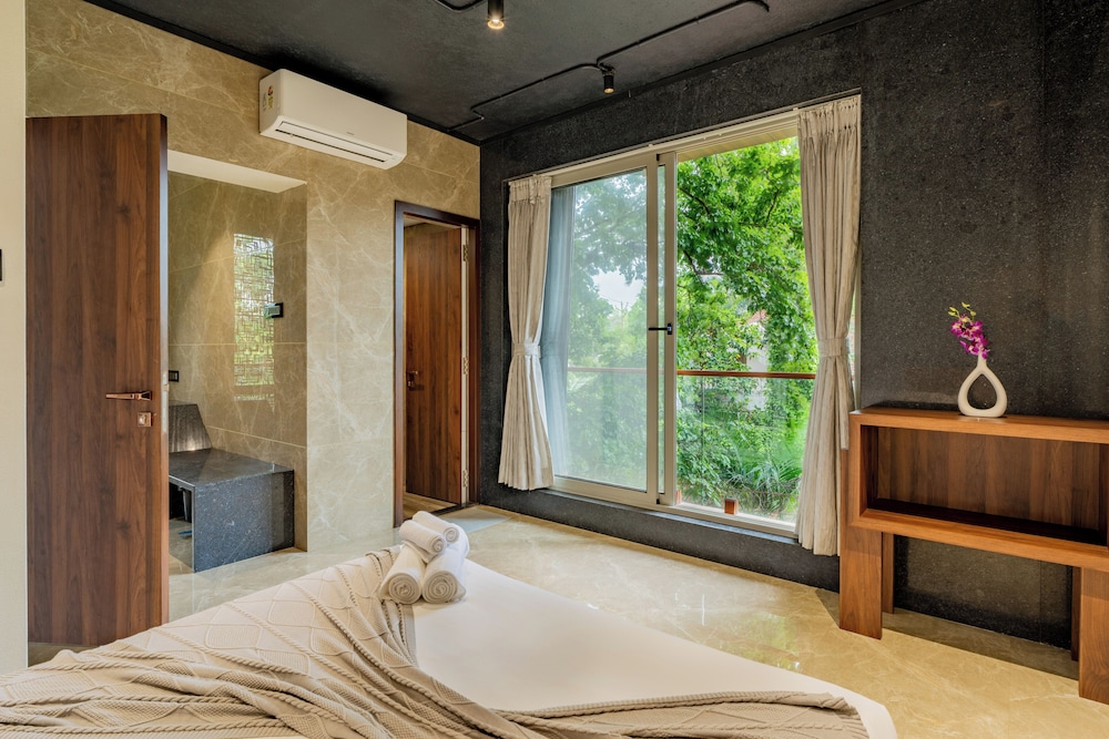 alaya stays 3 bhk with pool near khandala hills imperial serenia