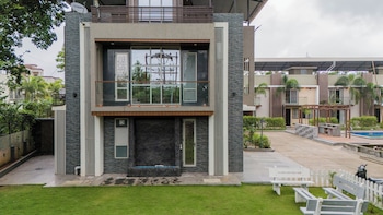 alaya stays 3 bhk with pool near khandala hills imperial serenia