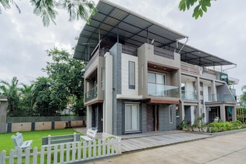 alaya stays 3 bhk with pool near khandala hills imperial serenia