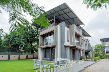 alaya stays 3 bhk with pool near khandala hills imperial serenia