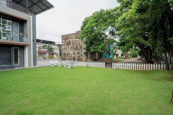 alaya stays 3 bhk with pool near khandala hills imperial serenia