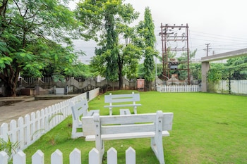 alaya stays 3 bhk with pool near khandala hills imperial serenia