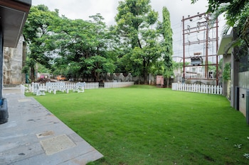 alaya stays 3 bhk with pool near khandala hills imperial serenia
