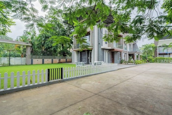 alaya stays 3 bhk with pool near khandala hills imperial serenia