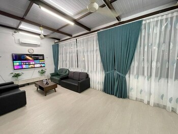 Capital O 91126 The Raga Chalet,,2 star