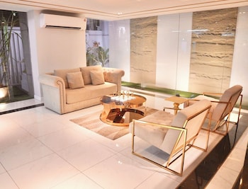 icon narindra suites hotel