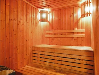 icon narindra suites hotel