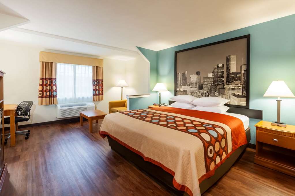 super 8 by wyndham beaumont i 10 south college st