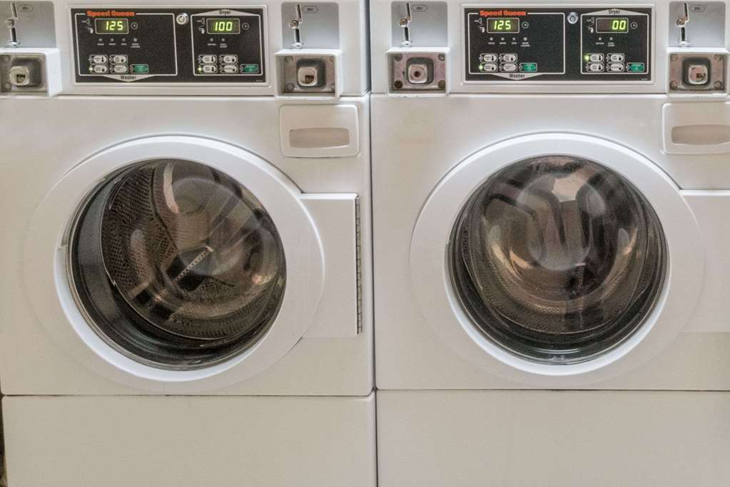 super 8 by wyndham beaumont i 10 south college st