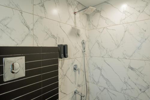 alaya stays imperial calista 4bhk near khandala hills