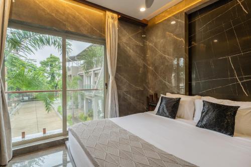 alaya stays imperial calista 4bhk near khandala hills