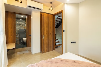 alaya stays imperial mystara 5bhk near khandala hills