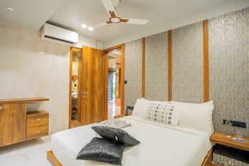 alaya stays imperial mystara 5bhk near khandala hills