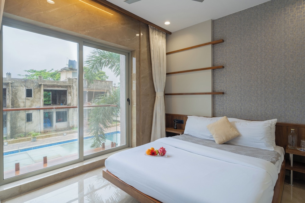 alaya stays imperial mystara 5bhk near khandala hills