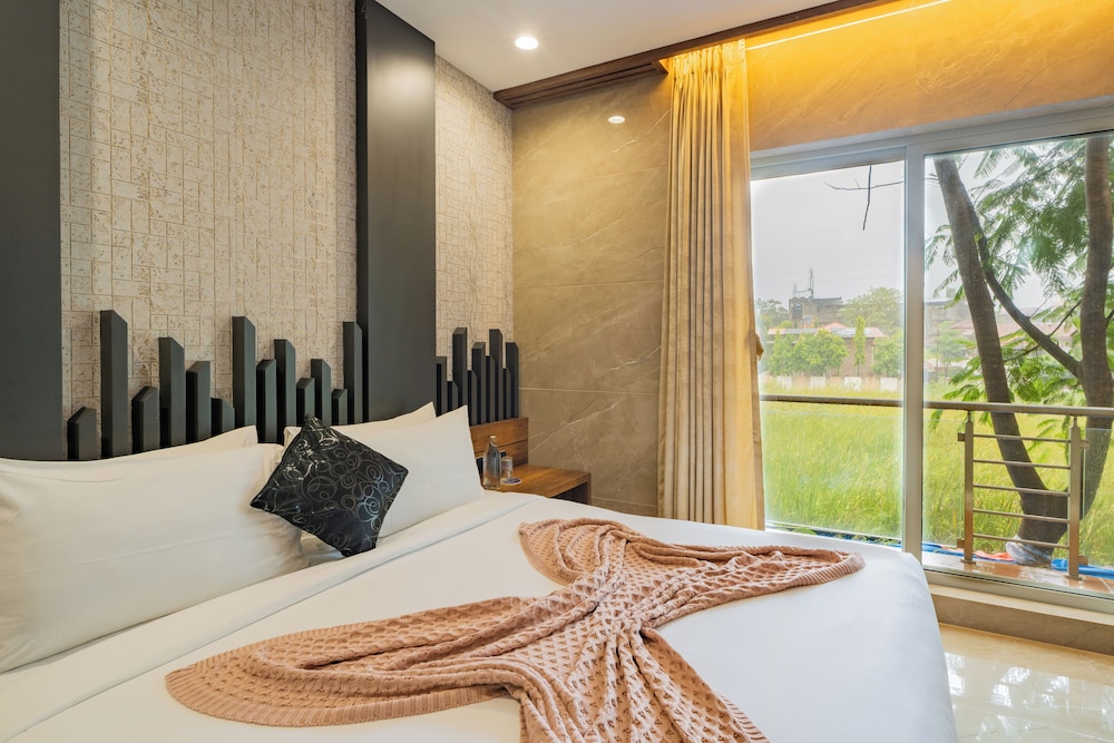 alaya stays imperial mystara 5bhk near khandala hills