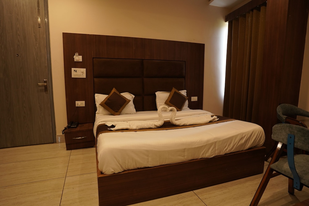 hotel divine aura a premium hotel