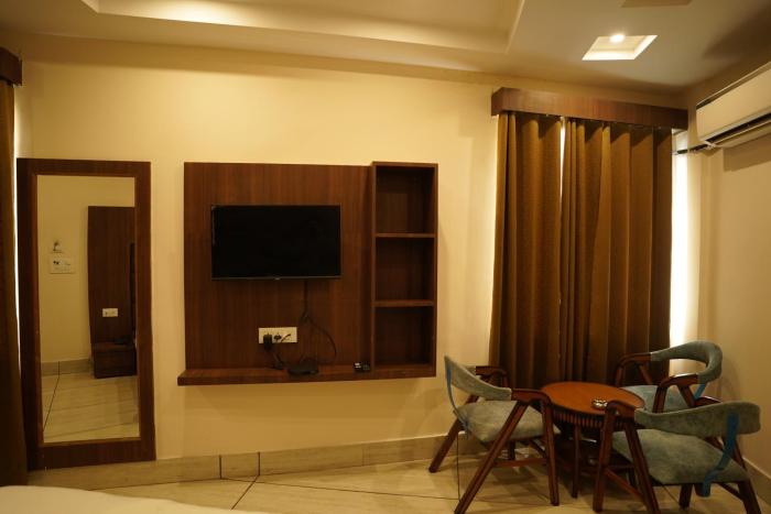 hotel divine aura a premium hotel