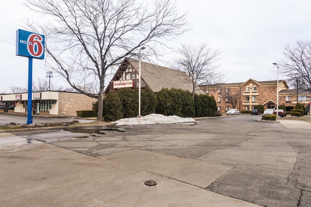 motel 6 libertyville il