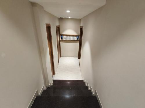 hotel prime suites airoli