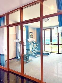 sand and river hotel