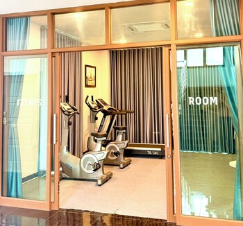 sand and river hotel