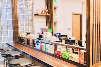 sand and river hotel