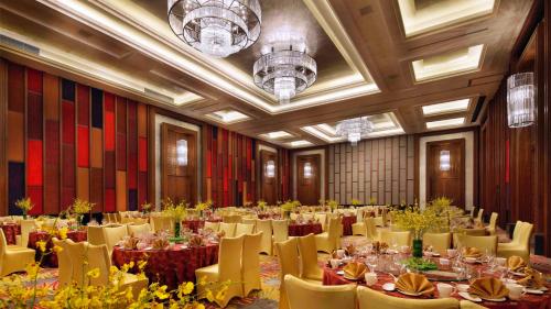 intercontinental lijiang ancient town resort by ihg