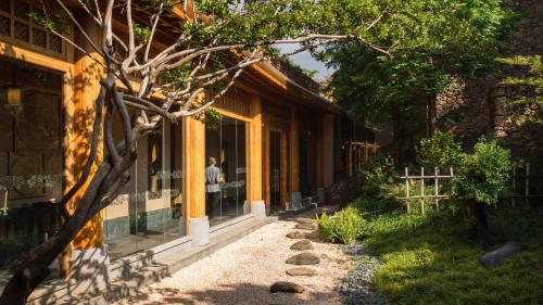 intercontinental lijiang ancient town resort by ihg