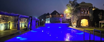 Garh Girvar A Tjs Unit,,3 star