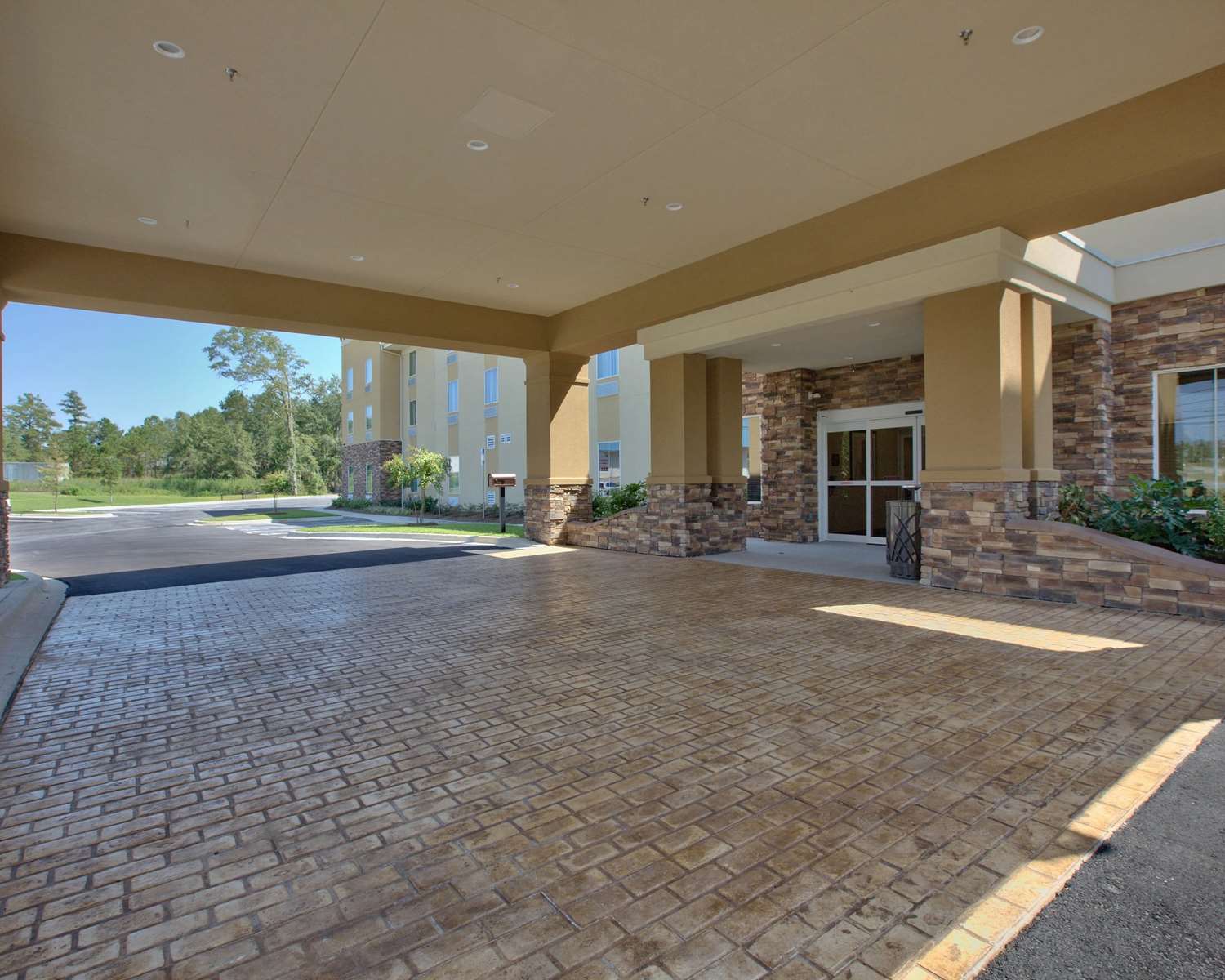spark by hilton dothan