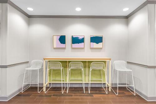 spark by hilton dothan