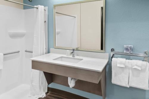 woodspring suites greenville airport