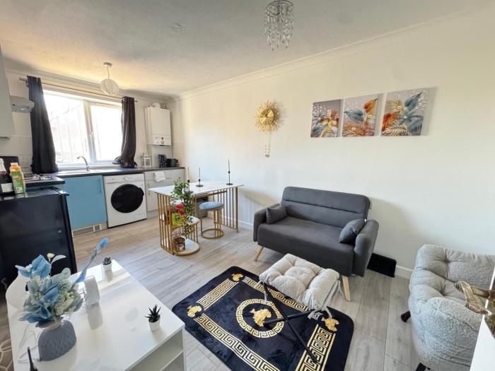 charming london apartment retreat