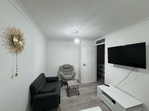 Charming London Apartment Retreat,,3 star