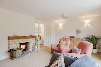 Country Cottage In Heart Of The Cotswold,,2 star