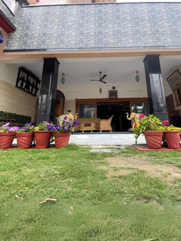 samar niwas dehradun