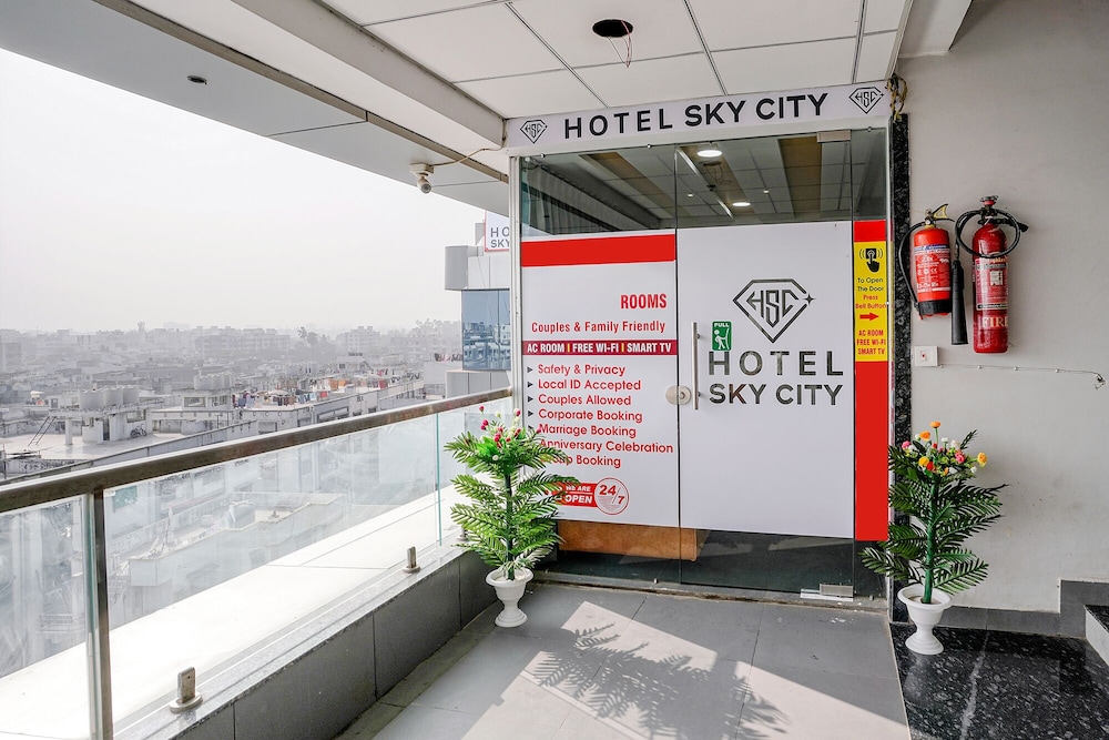 hotel skycity premium ac room in surat