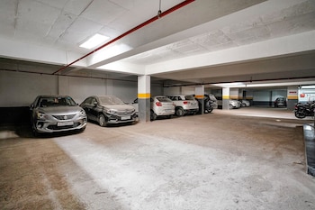 hotel skycity premium ac room in surat