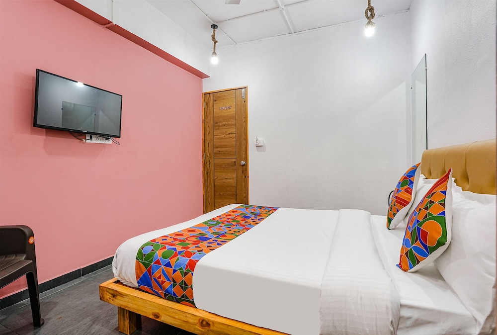 hotel skycity premium ac room in surat