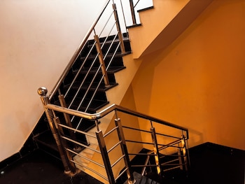 hotel gulabi nagri